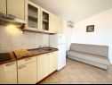 Appartements Mari - 150 m from sea: A1(2+1), A2(2+1), A3(2+1), A4(2+1) Okrug Gornji - Île de Ciovo  - Appartement - A1(2+1): cuisine
