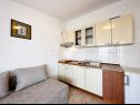 Appartements Mari - 150 m from sea: A1(2+1), A2(2+1), A3(2+1), A4(2+1) Okrug Gornji - Île de Ciovo  - Appartement - A4(2+1): cuisine