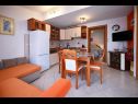 Appartements Mihovilovic - 50 m from beach: A1(4), A2(6+1), A3(4+2), A4(2+1) Slatine - Île de Ciovo  - Appartement - A4(2+1): séjour