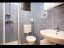 Appartements Miro - 300 m from sea: A1 Plavi(2+2), A2 Crveni(2+2), A3 Zeleni(2+2) Jadranovo - Riviera de Crikvenica  - Appartement - A1 Plavi(2+2): salle de bain W-C