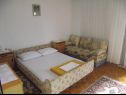 Appartements Marija - seaview: A1(2+1), A2(4), A3(2), A4(6+2) Novi Vinodolski - Riviera de Crikvenica  - Appartement - A4(6+2): chambre &agrave; coucher