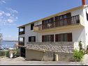Appartements DaRi - 70m from Sea: A1(3), A2(3+1), A3(3+1), A4(4) Sali - Île de Dugi otok  - maison
