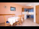 Appartements Gold - 300 m from beach: A1(2), A2(3+1) Stari Grad - Île de Hvar  - Appartement - A2(3+1): cuisine salle à manger