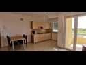 Appartements Gorgi - garden view: A2(2), A3(2), A4(2), A5(2), A6(2) Liznjan - Istrie  - Appartement - A2(2): cuisine salle à manger