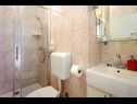 Appartements Dream - 20 m from sea: Gold(3) Medulin - Istrie  - Appartement - Gold(3): salle de bain W-C