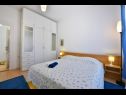 Appartements Ariana - central & comfy: A1(4) Porec - Istrie  - Appartement - A1(4): chambre &agrave; coucher