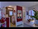 Appartements Vedro - 50 m from sea: 1- Red(4+1), 2 - Purple(2+1), 3 - Blue(2), 4 - Green(2+2) Korcula - Île de Korcula  - Appartement - 1- Red(4+1): cuisine salle à manger