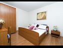Appartements Dijana - 20m from the sea A1 Antica(4+1), A2 Diana(2+1), A3 Mirela(2+1) Prigradica - Île de Korcula  - Appartement - A2 Diana(2+1): chambre &agrave; coucher
