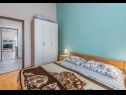 Appartements Zdrave - 500 m from sea: A1 prizemlje(4+2), A2 kat(4+2) Pinezici - Île de Krk  - Appartement - A2 kat(4+2): chambre &agrave; coucher
