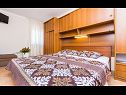 Appartements Brusic A1(2) Vrbnik - Île de Krk  - Appartement - A1(2): chambre &agrave; coucher