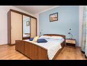 Appartements Vola A1(2), A2(2) Vrbnik - Île de Krk  - Appartement - A2(2): chambre &agrave; coucher