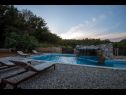 Maisons de vacances Priroda H(4+2) Vrbnik - Île de Krk  - Croatie  - piscine