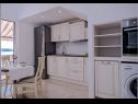 Appartements Draga - 10 m from sea: A1(4+2), A2(2+2) Brela - Riviera de Makarska  - Appartement - A2(2+2): cuisine salle à manger