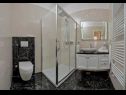 Appartements Draga - 10 m from sea: A1(4+2), A2(2+2) Brela - Riviera de Makarska  - Appartement - A2(2+2): salle de bain W-C