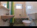Appartements Ruze - 200 m from sea : A1(6+1), A2(8+1) Brela - Riviera de Makarska  - Appartement - A1(6+1): salle de bain W-C