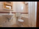 Appartements Ruze - 200 m from sea : A1(6+1), A2(8+1) Brela - Riviera de Makarska  - Appartement - A2(8+1): salle de bain W-C