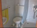 Appartements Nik - 50 M from the sea : A1(2+1), A2(2) Gradac - Riviera de Makarska  - Appartement - A1(2+1): salle de bain W-C