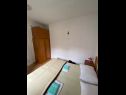 Appartements Biljana - 150m from beach: A1(2+1), A2(2+2), A3(5), A4(2+2) Gradac - Riviera de Makarska  - Appartement - A1(2+1): chambre &agrave; coucher