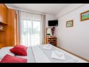 Appartements Goge - 90 m from the beach: A1(4), SA2(2) Gradac - Riviera de Makarska  - Appartement - A1(4): chambre &agrave; coucher