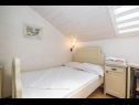 Appartements Mira - economy: A1(2+2), SA2(2), SA3(2) Igrane - Riviera de Makarska  - Appartement - A1(2+2): chambre &agrave; coucher