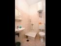 Appartements Sunny - quiet and relaxing A1(2+2), A2(2+1) Makarska - Riviera de Makarska  - Appartement - A2(2+1): salle de bain W-C