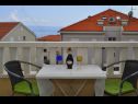 Appartements Ivi - big parking and courtyard SA2(3), SA4(2+1), SA3(2+1), SA5(2+1), SA6(2+1) Makarska - Riviera de Makarska  - Studio appartement - SA6(2+1): terrasse