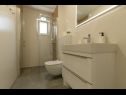 Appartements Mario - with terace: A1(2+2), A2(4), A3(2+2) Makarska - Riviera de Makarska  - Appartement - A2(4): salle de bain W-C