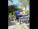 Appartements Viki - seaview & garden terrace: A1(6) Makarska - Riviera de Makarska  - terrasse de jardin