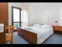 Appartements Nataša -100m from sea: A1(5), A2(9) Podgora - Riviera de Makarska  - Appartement - A1(5): chambre &agrave; coucher