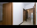 Appartements Marin - 20m to the beach: A1(5) Podgora - Riviera de Makarska  - Appartement - A1(5): couloir