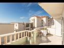 Appartements et chambres Happiness - 70m to the beach: A2(4), SA3(2), R4(2), R5(2), R6(2), R7(2) Tucepi - Riviera de Makarska  - Chambre - R7(2): terrasse