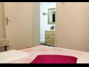 Appartements et chambres Tomo 1 - at the beach: A4(2+2), RA1(2), RA2(2), RA3(2) Zaostrog - Riviera de Makarska  - Appartement - A4(2+2): chambre &agrave; coucher