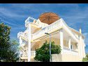 Appartements et chambres Gojko - 50 m from the beach: A1(9), A2(6), A3(2), A4(2+1), R3(2), R4(3) Zivogosce - Riviera de Makarska  - maison