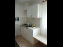 Appartements Zdravko - 150 m from sandy beach: SA1(3), SA2(3), A3(5) Duce - Riviera de Omis  - Appartement - A3(5): cuisine