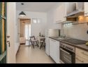 Appartements Milica - sea view : A1(2+2), A2(2+2) Krilo Jesenice - Riviera de Omis  - Appartement - A2(2+2): cuisine salle à manger