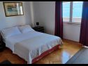 Appartements Mari - 40 m from sea: A1(4), A2(2+2), SA3(2) Krilo Jesenice - Riviera de Omis  - Appartement - A1(4): chambre &agrave; coucher