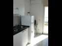 Appartements Mari - 40 m from sea: A1(4), A2(2+2), SA3(2) Krilo Jesenice - Riviera de Omis  - Appartement - A2(2+2): cuisine