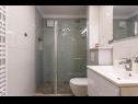 Maisons de vacances Jurica-with heated pool: H(8) Nova Sela - Riviera de Omis  - Croatie  - H(8): salle de bain W-C