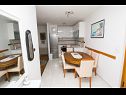 Appartements Jerko - 200 m from beach: A1(3+2) Omis - Riviera de Omis  - Appartement - A1(3+2): cuisine salle à manger