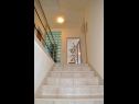Appartements Iva - with beautiful view: A1(4+1) Omis - Riviera de Omis  - escalier