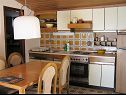 Appartements Mako - 15m from beach: A1(7), B2(2+3), SA C3(2), D4(5) Pisak - Riviera de Omis  - Appartement - B2(2+3): cuisine salle à manger
