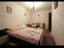 Appartements Šera - 50 m from beach: A1(4), A2(4), A3(2+2) Pisak - Riviera de Omis  - Appartement - A1(4): chambre &agrave; coucher