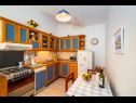 Appartements Bari - 140 m from beach: A1(4+1), A2(4), A3(2+2) Mandre - Île de Pag  - Appartement - A3(2+2): cuisine salle à manger