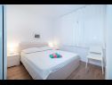 Appartements Bari - 140 m from beach: A1(4+1), A2(4), A3(2+2) Mandre - Île de Pag  - Appartement - A1(4+1): chambre &agrave; coucher