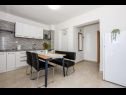 Appartements Neve - 50 m from beach: A4(5), A5(5), A3(2+1) Mandre - Île de Pag  - Appartement - A5(5): cuisine salle à manger