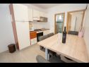 Appartements Danka - free parking and grill: A1(2+2) Novalja - Île de Pag  - Appartement - A1(2+2): cuisine salle à manger