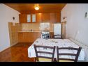 Appartements et chambres Ivan - great location: A1(2+2), A2(4), SA3(2), R1(2), R2(2) , R3(2) Novalja - Île de Pag  - Appartement - A2(4): cuisine salle à manger