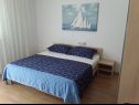 Appartements Frane - 20 m from beach: A1(6+1) , A2(5)  Barbat - Île de Rab  - Appartement - A1(6+1) : chambre &agrave; coucher