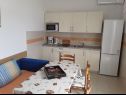 Appartements Frane - 20 m from beach: A1(6+1) , A2(5)  Barbat - Île de Rab  - Appartement - A1(6+1) : cuisine salle à manger