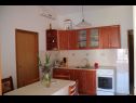 Appartements Anna - great location & family friendly: A1(4), A3(4) Pirovac - Riviera de Sibenik  - Appartement - A1(4): cuisine